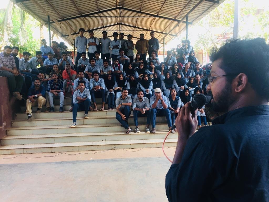 Mr. Prajeesh oozed Gemzians with his mesmerizing journey through Malayalam poetry.