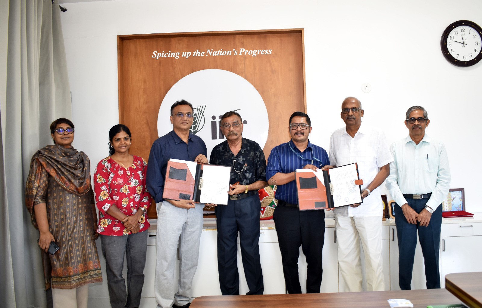 ICAR-Indian Institute of Spices Research (ICAR-IISR), Kozhikode  established an MoU with GEMS Arts & Science College ( Autonomous), Malappuram